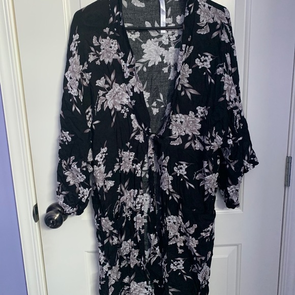 Flower Kimono - Picture 3 of 4